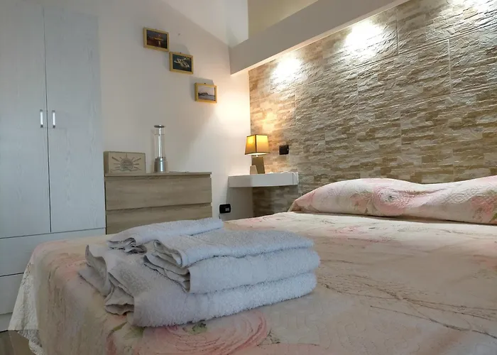 Alojamento de Acomodação e Pequeno-almoço Re Mare Crotone